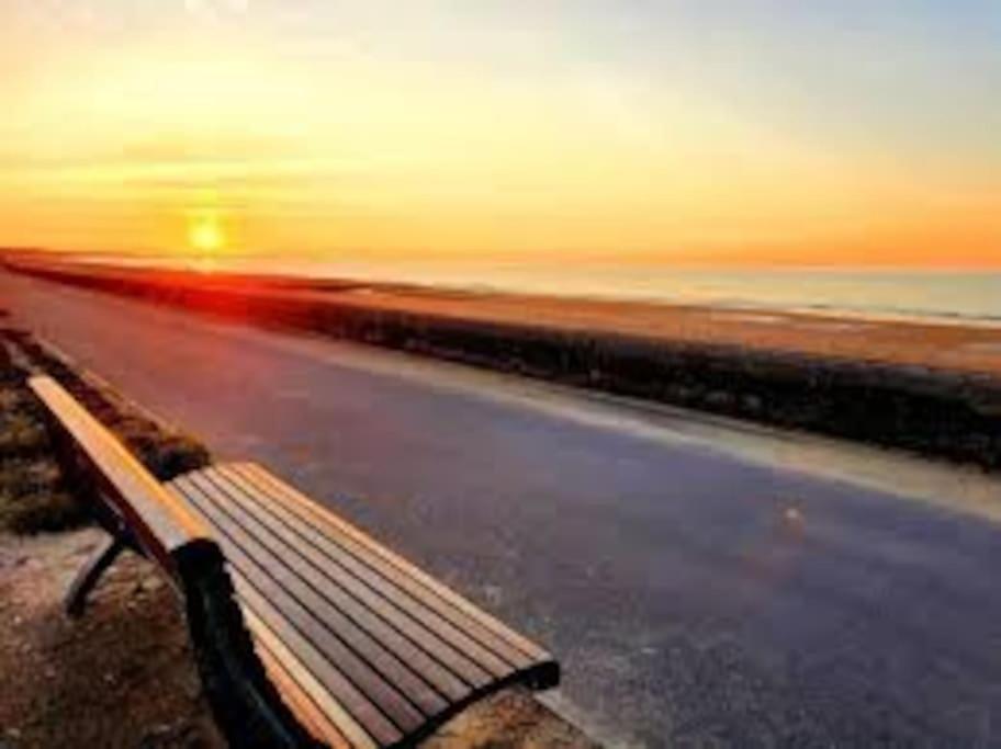 Cabourg, Appartement T2 Acces Direct Mer מראה חיצוני תמונה